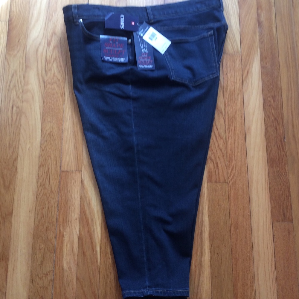 CHAPS Shaping Capris
